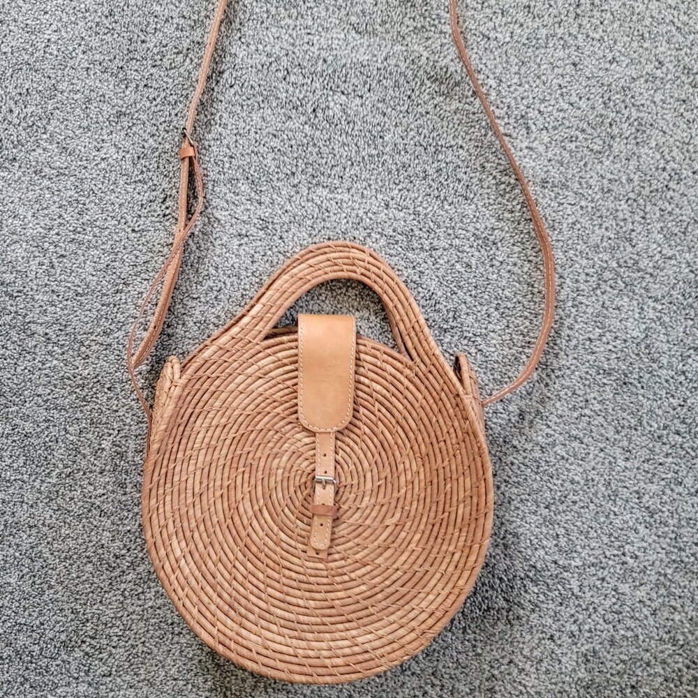 Boho Crossbody Unbranded Wicker Round Purse approx 11 "  round